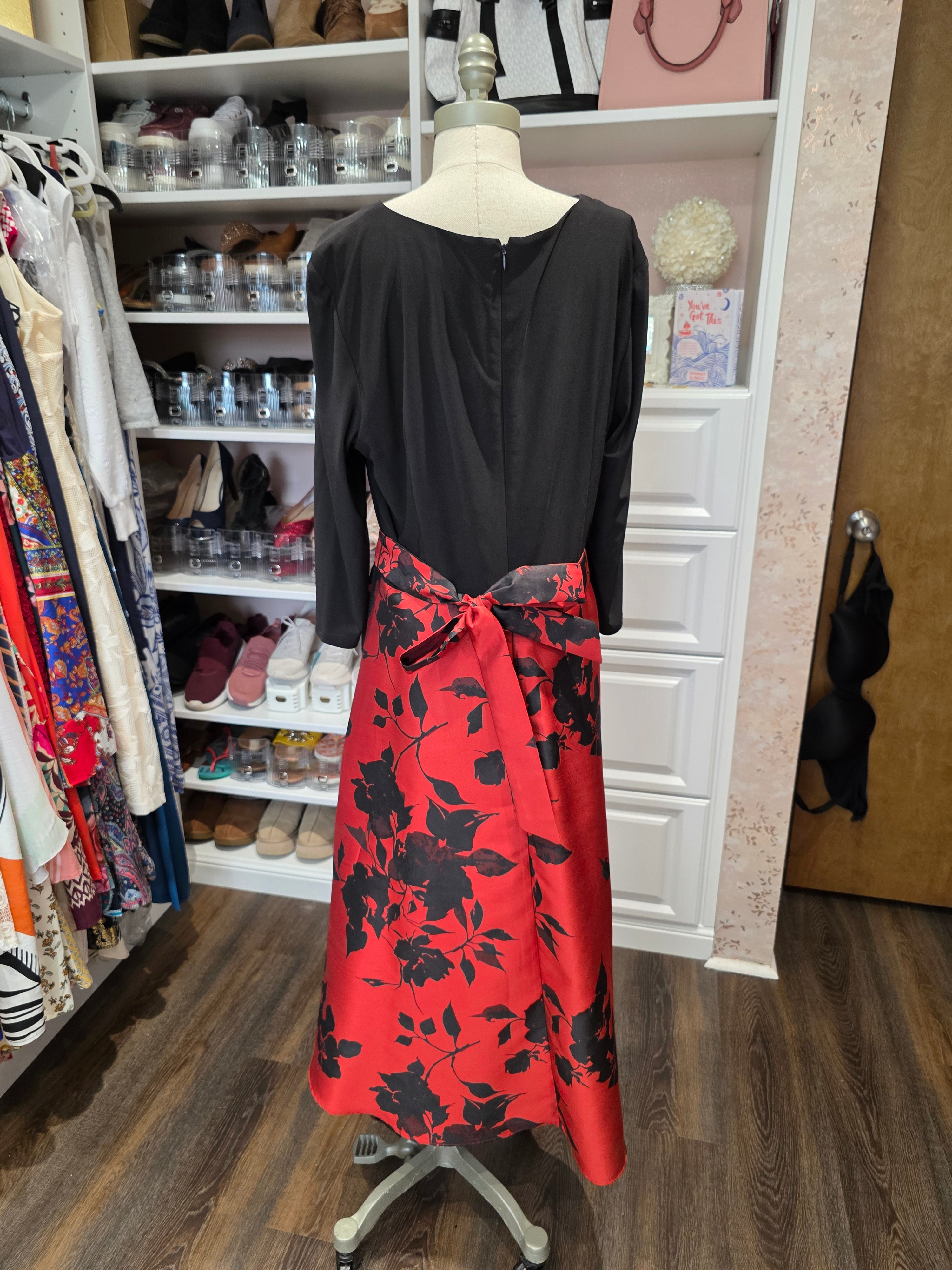 Black & Red Floral High-Low Dress – Size 18
