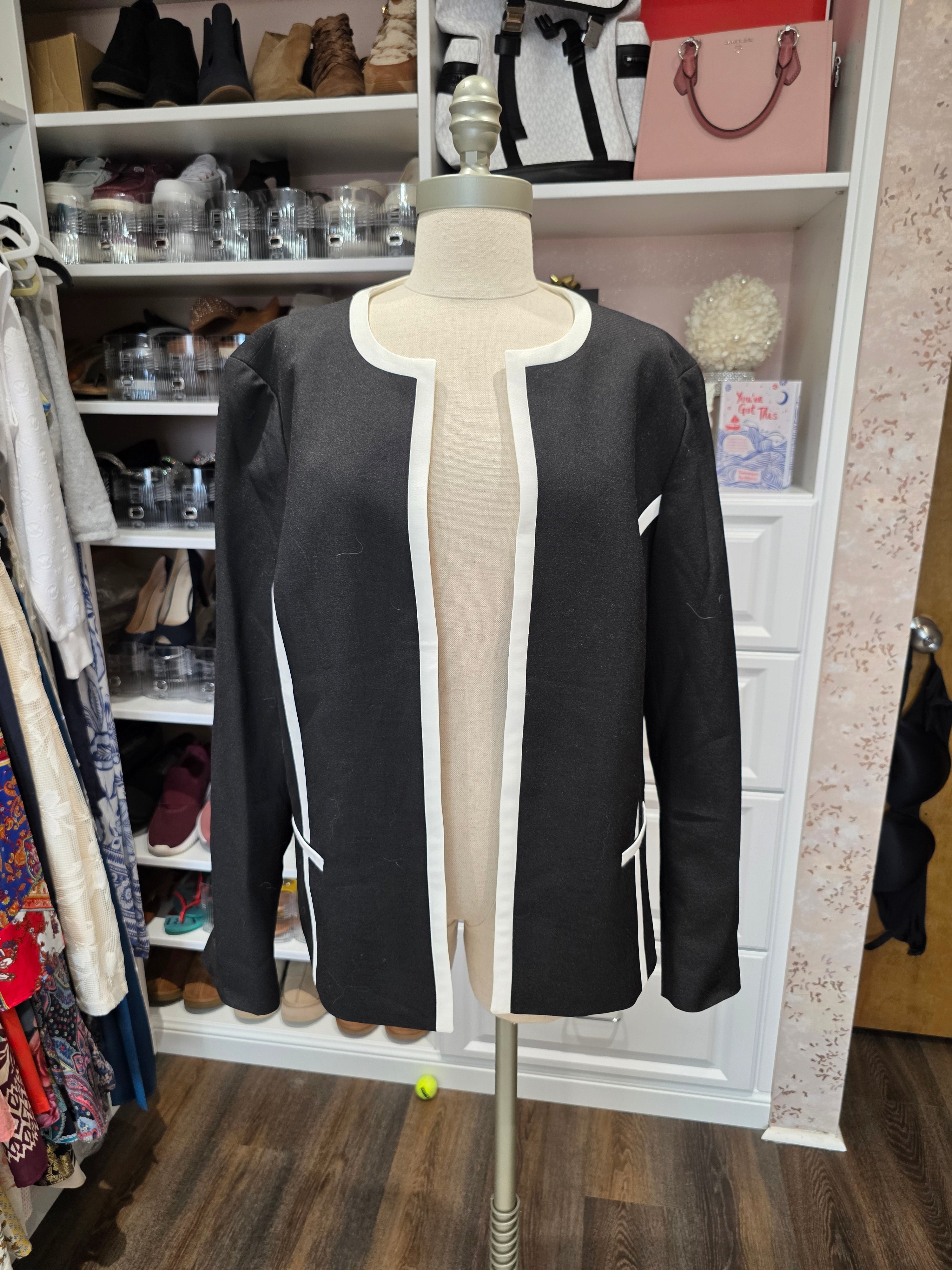 Black Label Evan Picone Blazer Jacket – Black with White Trim – Size 18