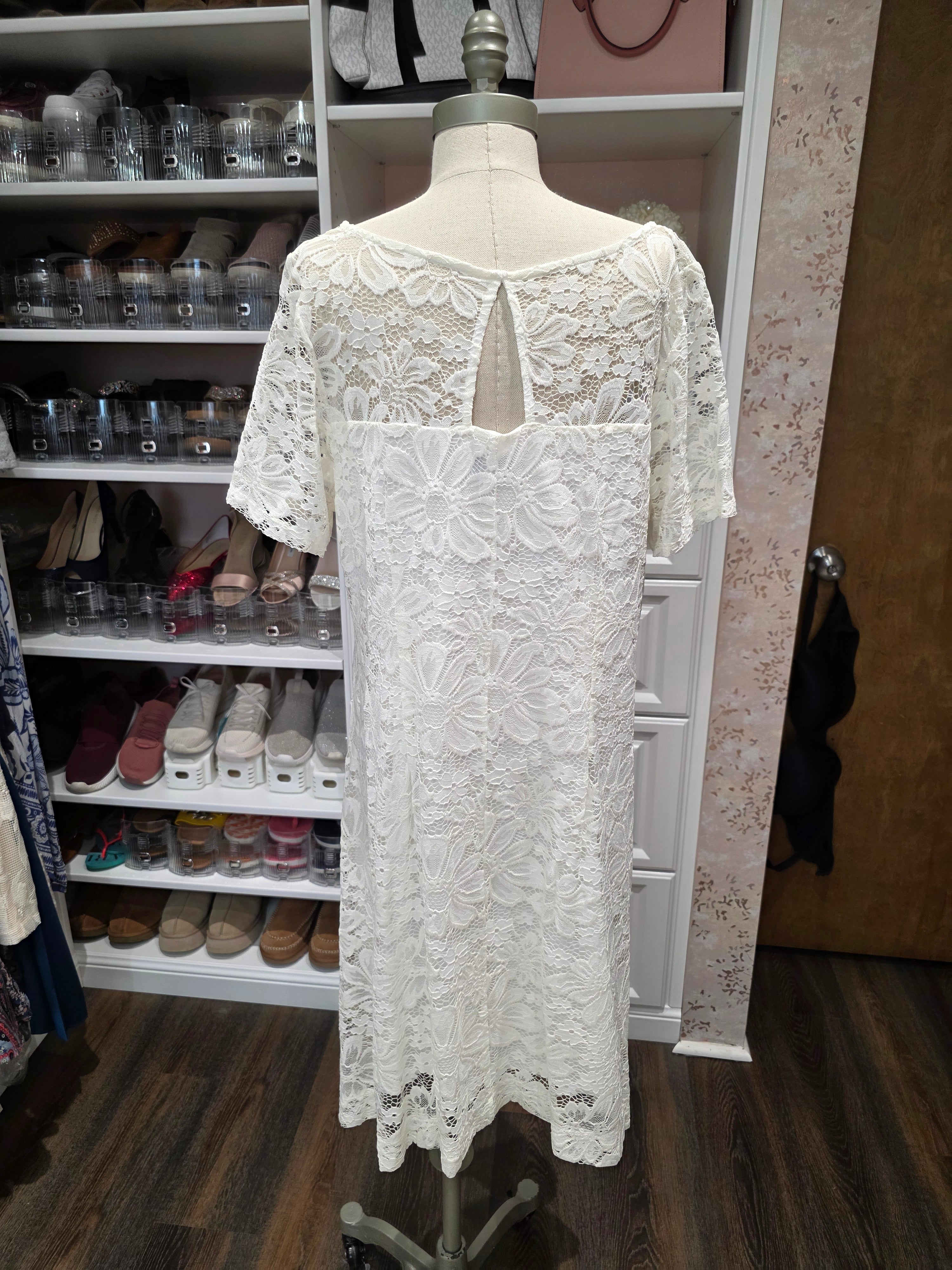 Signature by Robbie Bee White Lace Midi Dress – Size 1X