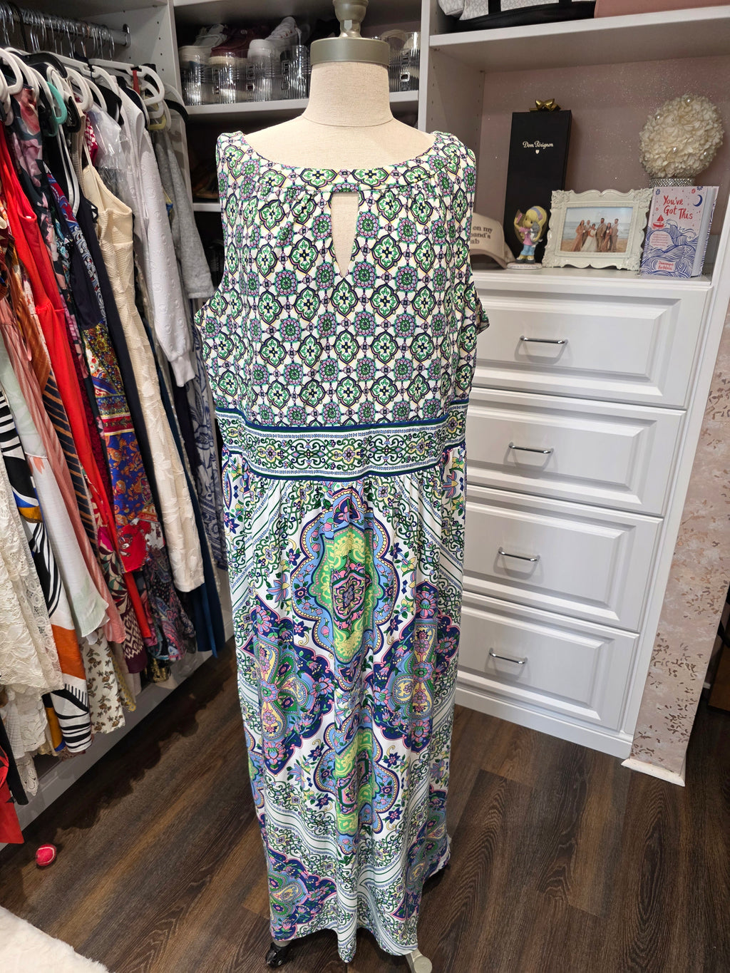 London Style Woman Printed Maxi Dress – Boho Medallion – Size 18W