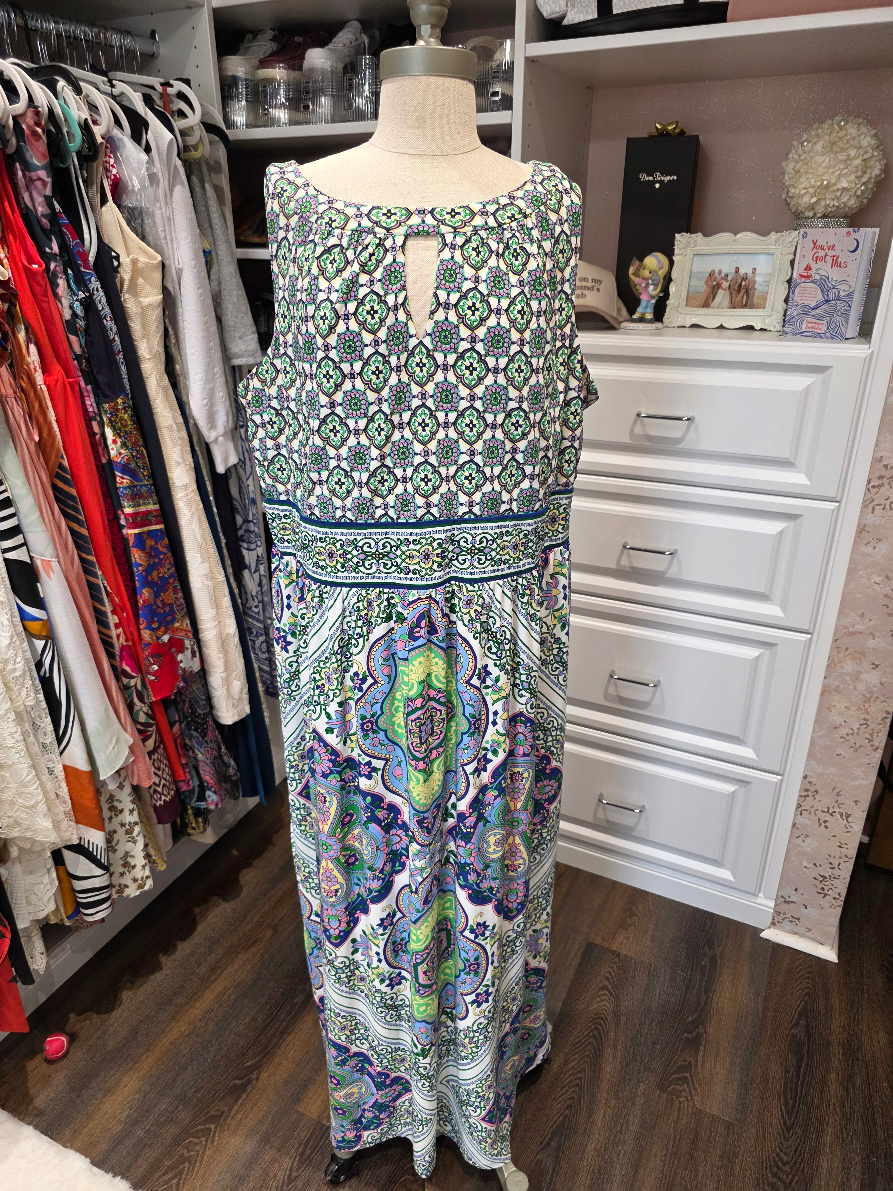 London Style Woman Printed Maxi Dress – Boho Medallion – Size 18W