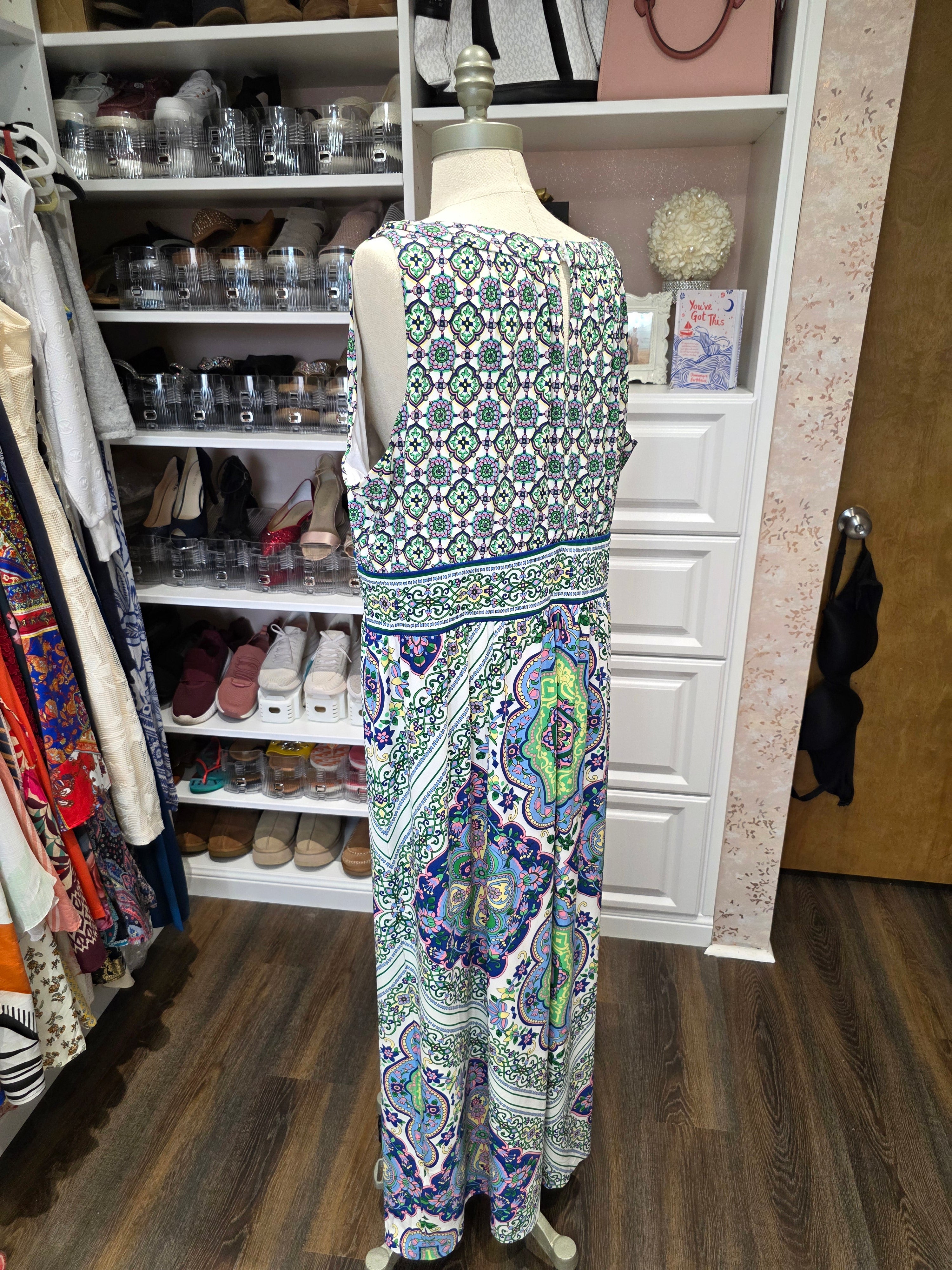 London Style Woman Printed Maxi Dress – Boho Medallion – Size 18W
