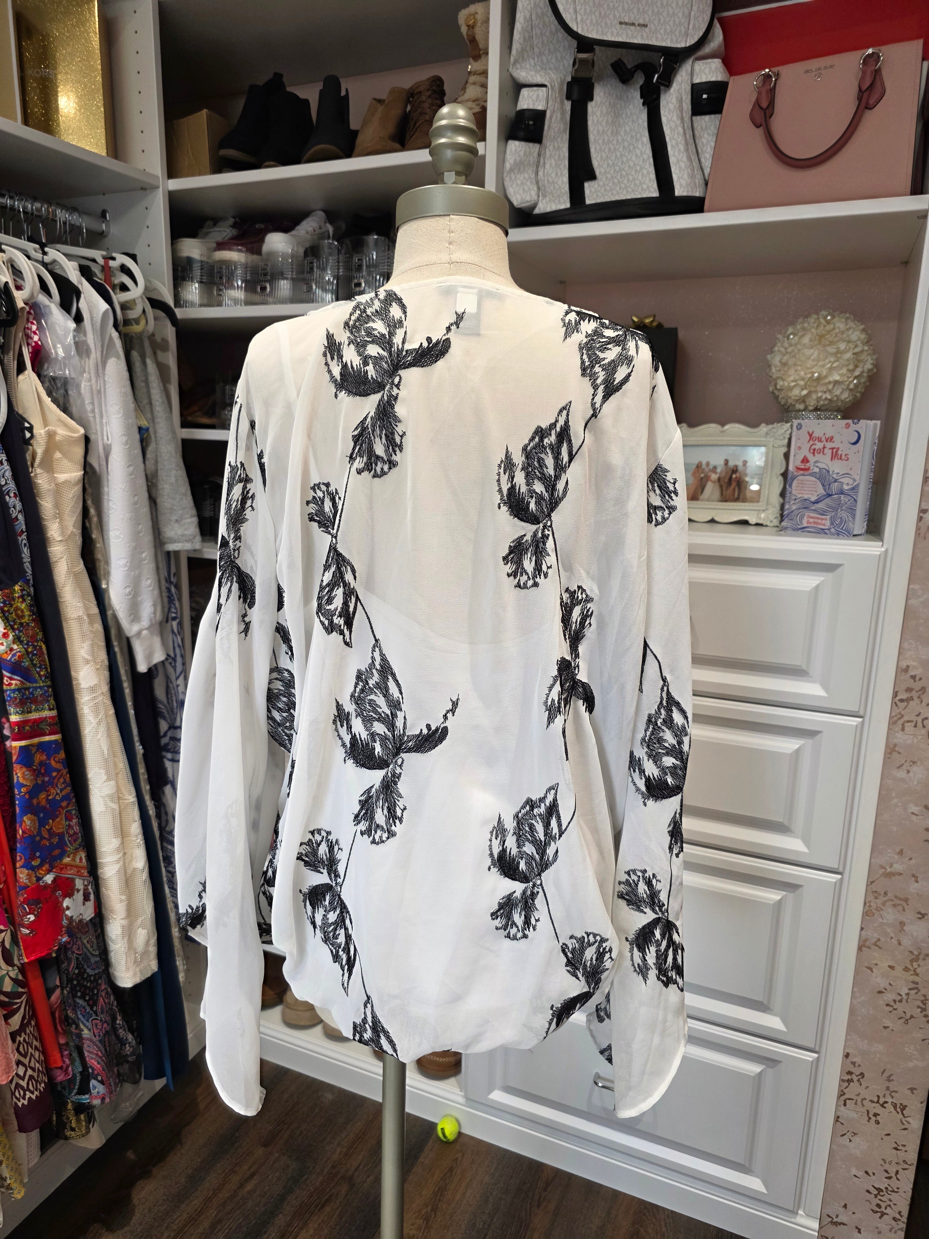 Alfani Sheer White & Black Floral Blouse – Long Sleeve – XXL
