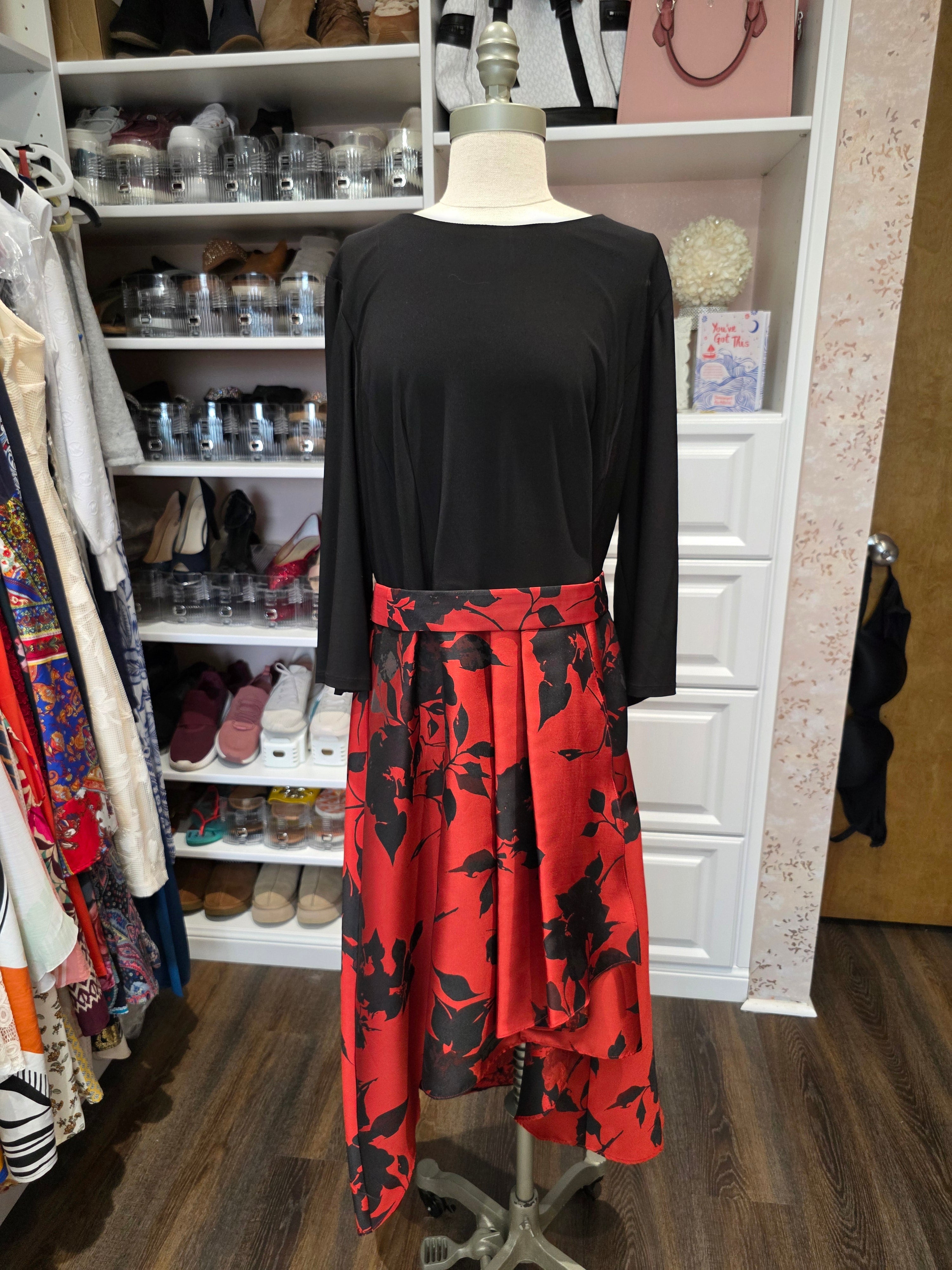 Black & Red Floral High-Low Dress – Size 18