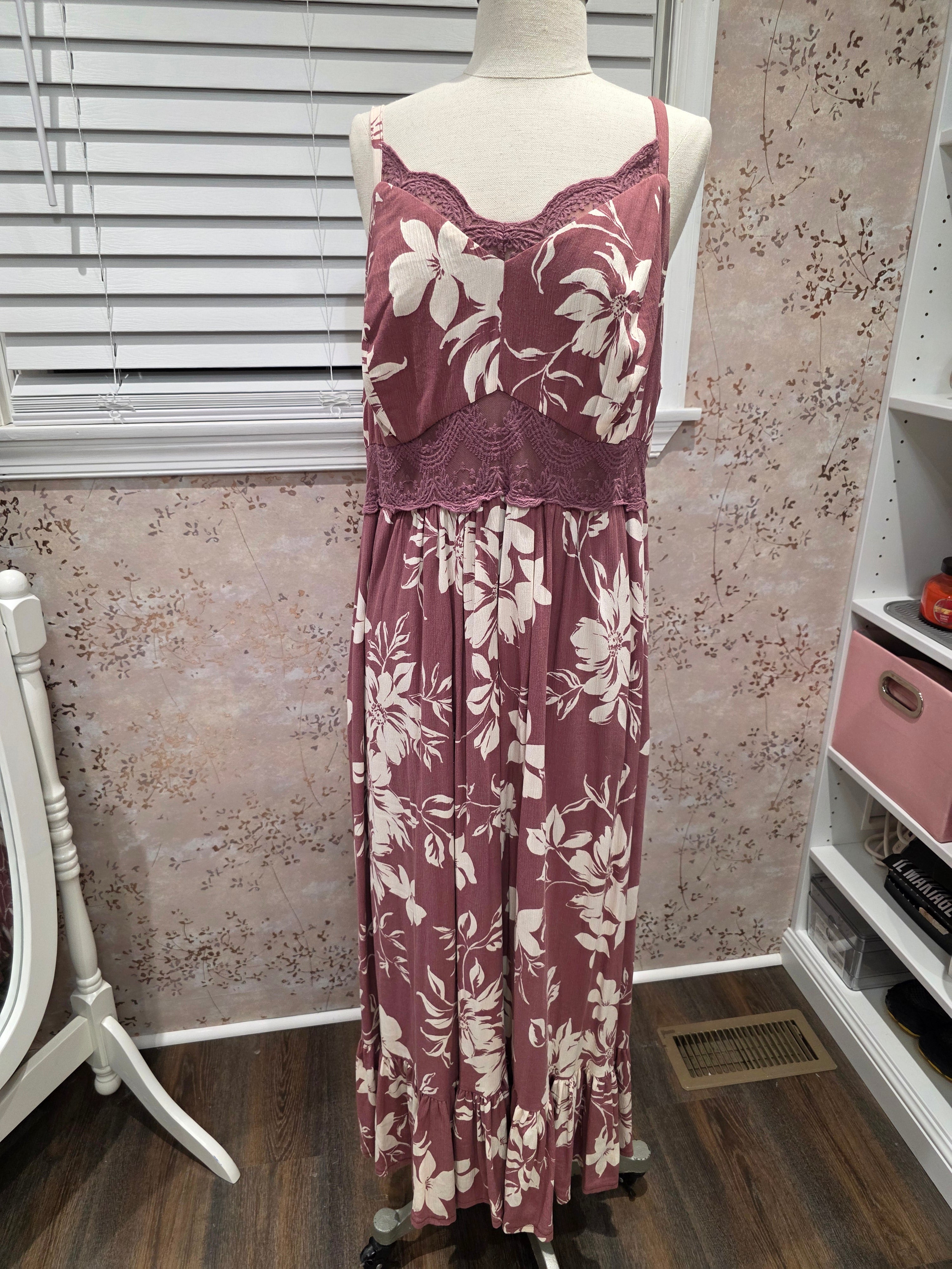 Torrid Mauve Floral Lace Maxi Dress- Torrid Size 2